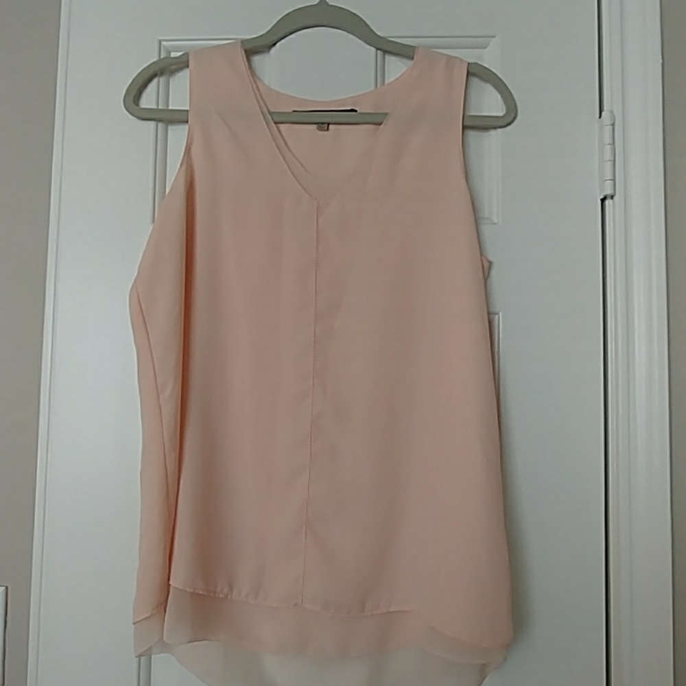 Women's sleevless top